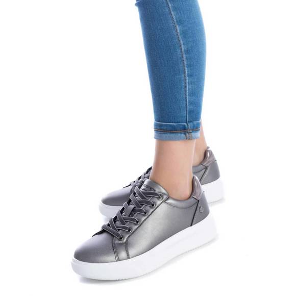 NEW XTI women's casual sneakers in silver - Picture 1 of 1